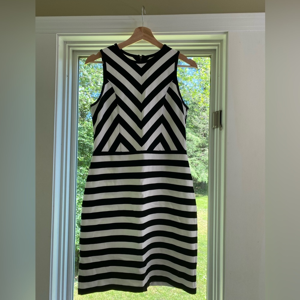 Loft black and white chevron/stripe-size 4